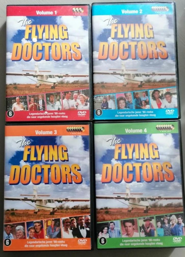 Flying Doctors - Volume 1 tot 4, Cd's en Dvd's, Dvd's | Tv en Series, Zo goed als nieuw, Boxset, Alle leeftijden, Verzenden