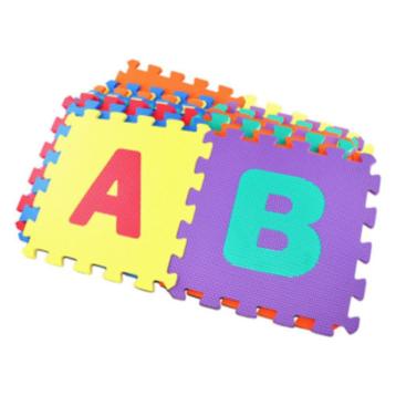 Puzzelmat alfabet beschikbaar voor biedingen