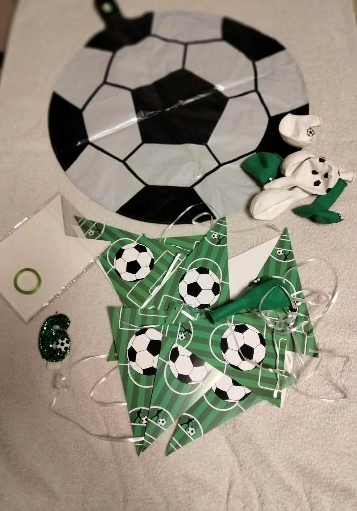 verjaardagsversiering "voetbal 6 jaar", Hobby en Vrije tijd, Feestartikelen, Gebruikt, Versiering, Ophalen of Verzenden