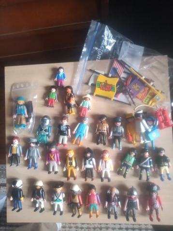 Lot de 32 Playmobils (customs) + 10 drapeaux vintage, Enlèvement ou Envoi, Comme neuf, Playmobil en vrac
