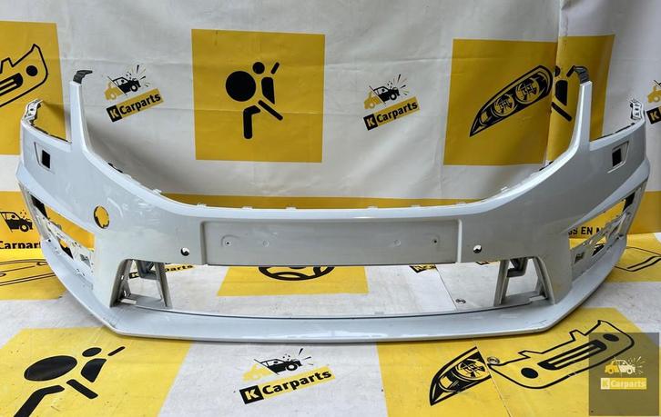 Skoda Octavia 3 RS Voorbumper PDC KLS 5E0807221AA, Auto-onderdelen, Carrosserie, Bumper, Skoda, Voor, Gebruikt