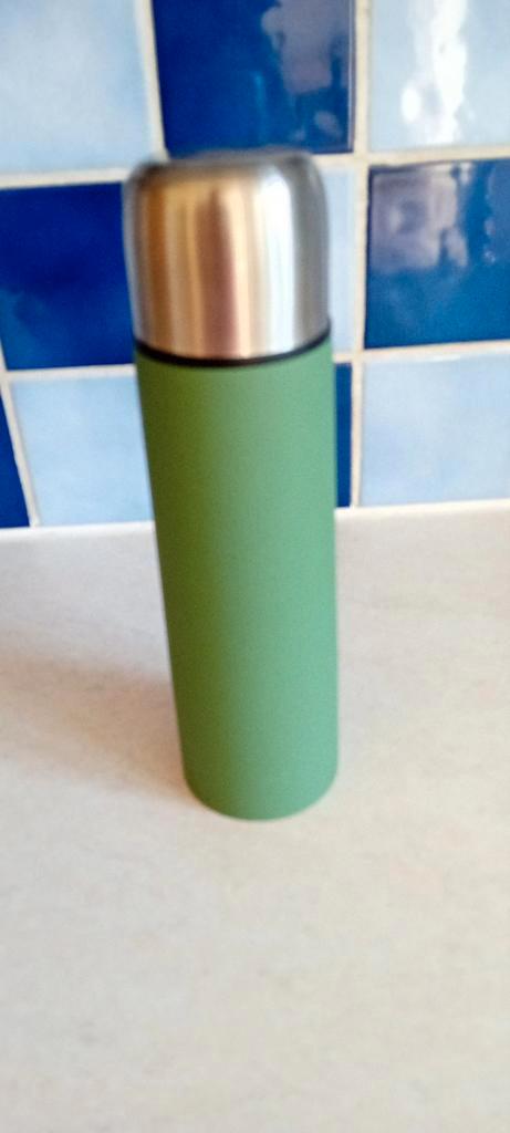 Isotherme kolf van 500 ml, Sport en Fitness, Drinkbussen, Zo goed als nieuw, Ophalen of Verzenden