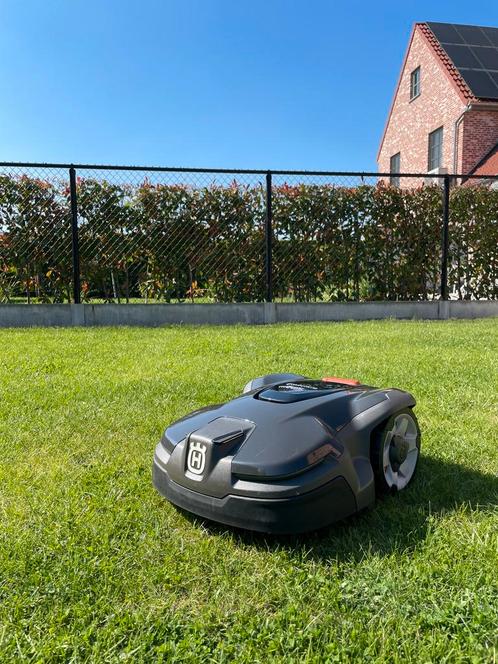 Husqvarna 405x robotmaaier met 4G (600m2), Tuin en Terras, Robotmaaiers, Zo goed als nieuw, 20 tot 25 cm, Bestuurbaar via app