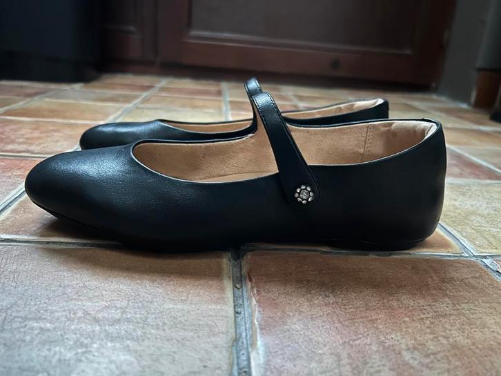 Fitflop Mary Janes DELICATO Crystal-Cluster Leather, Vêtements | Femmes, Chaussures, Comme neuf, Chaussures basses, Noir, Enlèvement