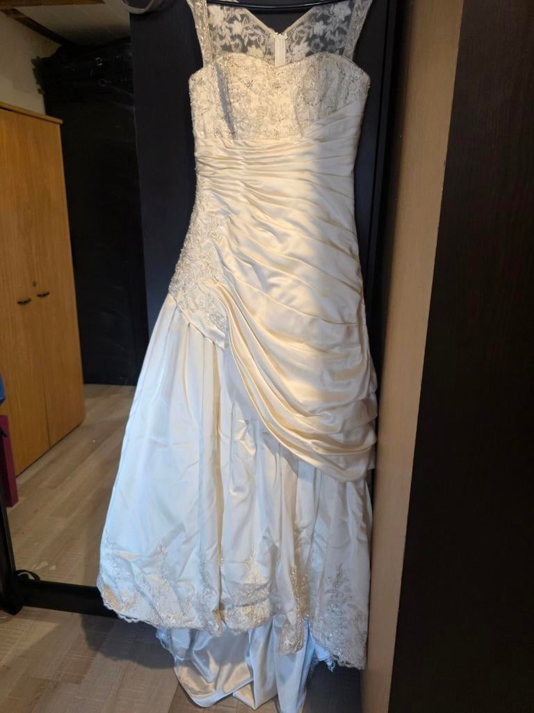 Trouwkleed niet gedragen maat 36-38, Kleding | Dames, Trouwkleding en Trouwaccessoires, Ophalen