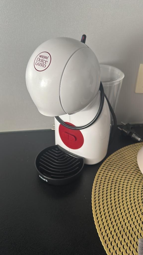Koffee apparaat dolce&gusto, Elektronische apparatuur, Koffiezetapparaten, Zo goed als nieuw, Koffiepads en cups, Koffiemachine