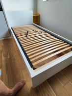 Bed met nachtkastje en lattenbodem 90x200cm, Huis en Inrichting, Slaapkamer | Bedden, Ophalen, Zo goed als nieuw