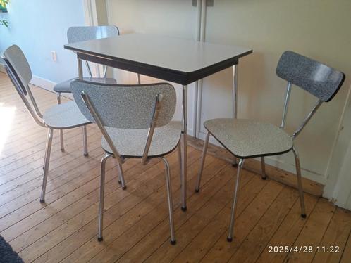 Mooie set grijs witte formica stoelen en tafel jaren 60!!, Antiek en Kunst, Curiosa en Brocante, Ophalen