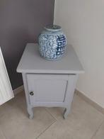 Oud nachtkastje licht grijs, Ophalen