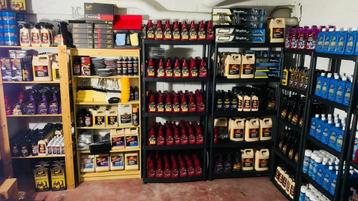 Stock marchandise neuf MEGUIARS esthétique AUTO moto etc disponible aux enchères