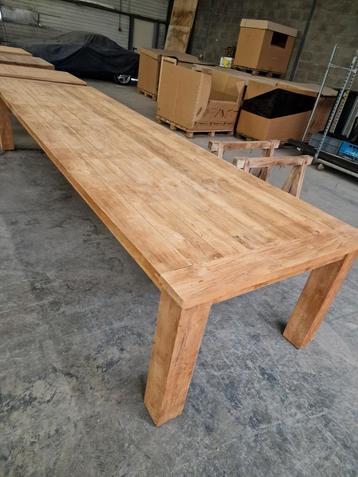 Diverse teak tafels A keuze beschikbaar voor biedingen