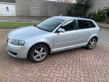 Audi A3 1.6 essence, Achat, Boîte manuelle, 5 portes, Particulier