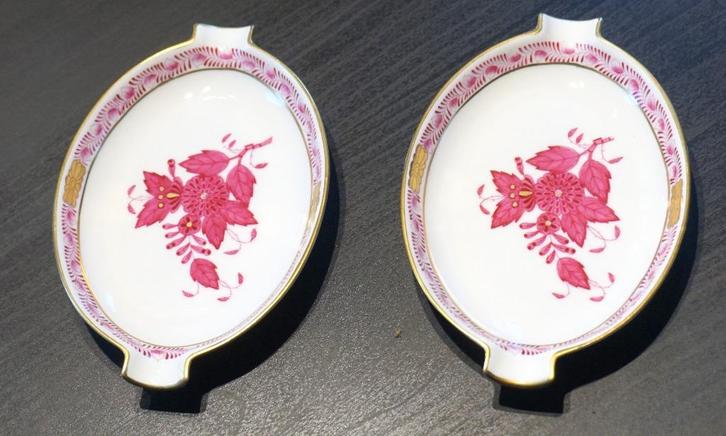 2 handgeschilderde asbakken van Herend porselein, Antiek en Kunst, Antiek | Porselein, Ophalen of Verzenden