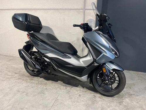 Honda Forza 350 luxescooter in mooie staat (bj 2023), Motoren, Motoren | Honda, Bedrijf, Scooter, 12 t/m 35 kW
