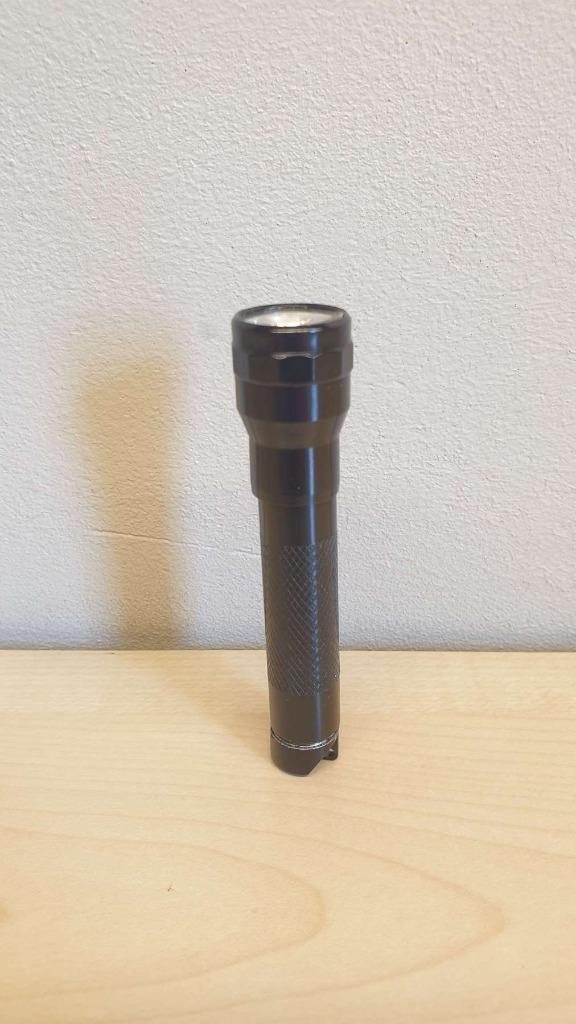 Mini zaklamp pillamp, H 8,2cm, diam 1,5cm, AAA batterij 1,5V, Caravans en Kamperen, Zaklampen, Batterij, Ophalen