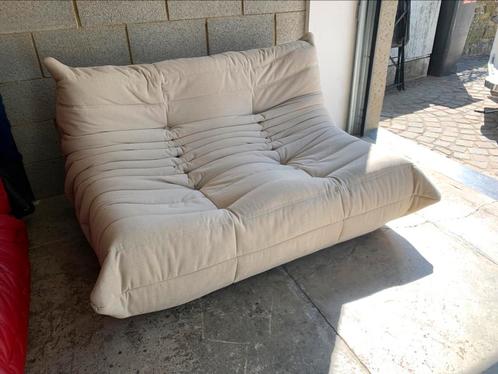 Togo Ligne Roset petite banquette deux places, Huis en Inrichting, Zetels | Zetels en Chaises Longues, Zo goed als nieuw, Tweepersoons