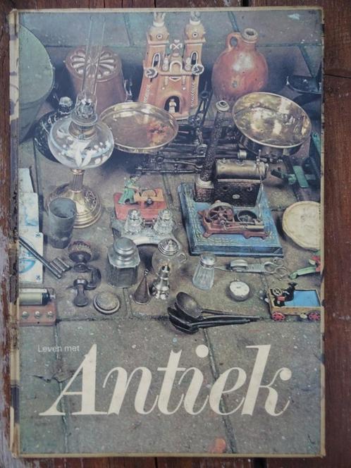 Noortje de Roy van Zuydewijn Leven met antiek 1e druk 1977, Boeken, Kunst en Cultuur | Beeldend, Gelezen, Overige onderwerpen