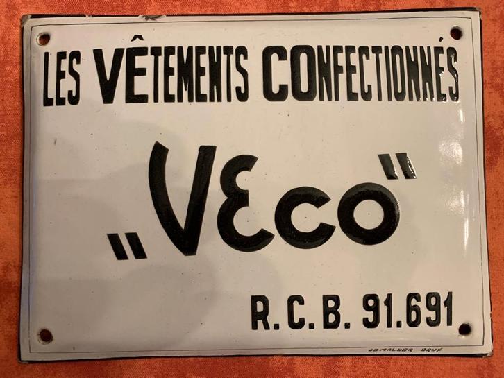 Plaque émaillée VECO vêtements mode confection, Collections, Marques & Objets publicitaires, Utilisé, Panneau publicitaire, Enlèvement ou Envoi