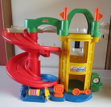 Beau garage Fisher-Price 