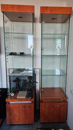 2 Vitrines de magasin avec armoire en dessous et clé, Moins de 25 cm, Enlèvement, Utilisé, Verre