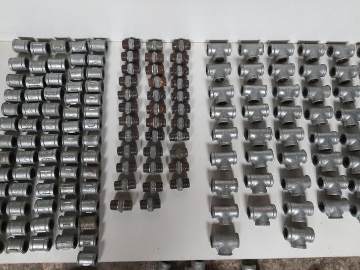 Lot accessoires plomberie, Doe-het-zelf en Bouw, Buizen en Afvoer, Nieuw, Overige typen, Overige materialen, 20 tot 40 mm, Ophalen