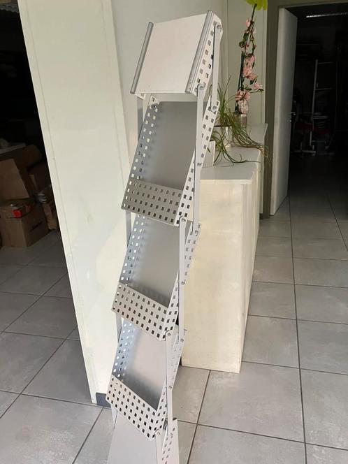 Opvouwbaar metalen folderrek grijs 1,65 m hoog, Verzamelen, Merken en Reclamevoorwerpen, Zo goed als nieuw, Overige typen, Ophalen