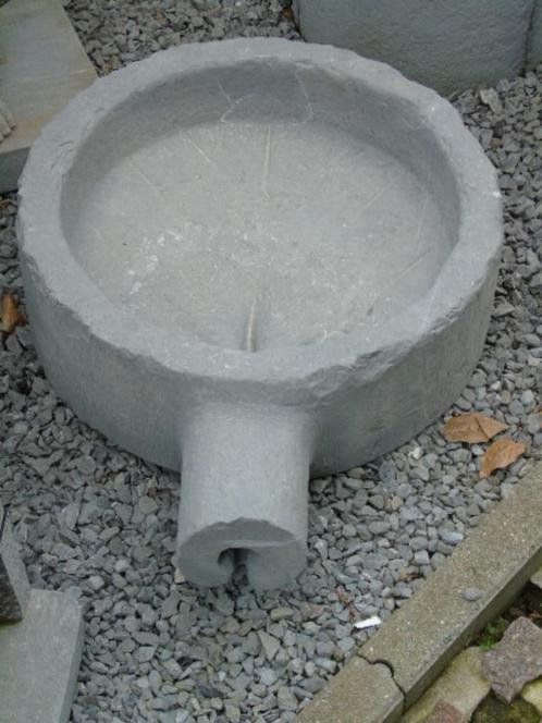 oude ronde hardstenen pers met neus, gezandstraald., Tuin en Terras, Waterpartijen en Fonteinen, Gebruikt, Waterval, Hardsteen