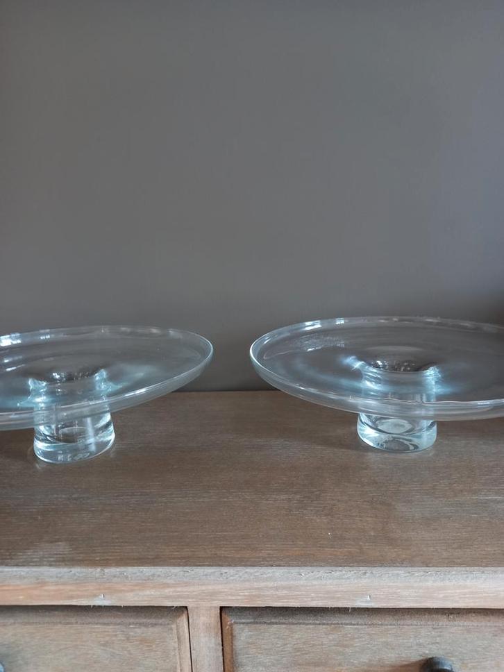 2 glazen taartschalen, Huis en Inrichting, Woonaccessoires | Etagères, Ophalen