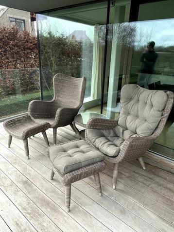 Loungezetels in rotan beschikbaar voor biedingen