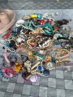 Lot oude sieraden, Handtassen en Accessoires, Ophalen of Verzenden