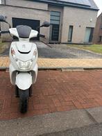 Peugeot kisbee 2021 euro 5 injecton classe A etat neuf, Vélos & Vélomoteurs, Scooters | Peugeot, Autres modèles, Comme neuf, Enlèvement