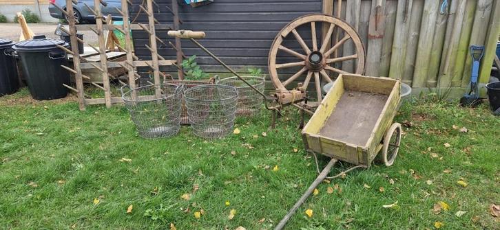 Antieke brocante boerderij stukken - wiel - manden en meer, Antiek en Kunst, Curiosa en Brocante, Ophalen of Verzenden