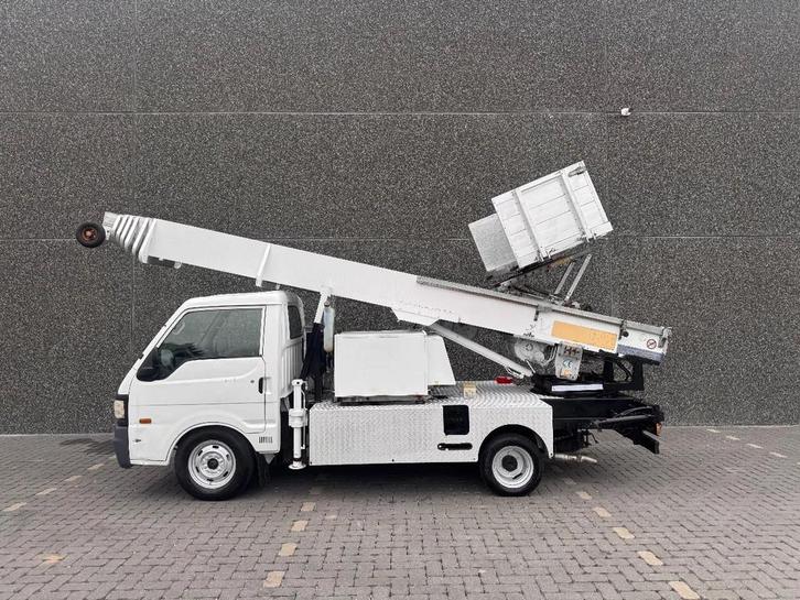 Mazda E-serie Bocker HL30/1-7LH 6100hrs (bj 2002), Auto's, Bestelwagens en Lichte vracht, Bedrijf, Mazda, Diesel, Gebruikt, BTW verrekenbaar