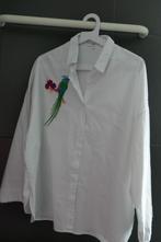 witte hemdbloes met kleurrijke papegaai, Ophalen of Verzenden, Wit, Zo goed als nieuw, Maat 46/48 (XL) of groter