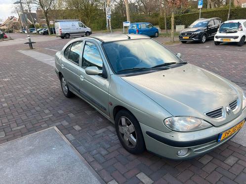 Renault Mégane Classic 1.6 16V EXPORT POSSIBLE, Auto's, Renault, Particulier, Mégane, Airconditioning, Benzine, Ophalen