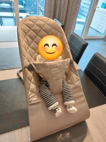 babybjorn beige wipstoel + extra hoes grijs met hondjes  beschikbaar voor biedingen
