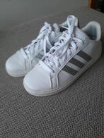 Cuir blanc Adidas taille 36, Enlèvement ou Envoi, Blanc