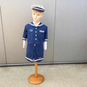 Speciale vintage kinderpaspop beschikbaar voor biedingen