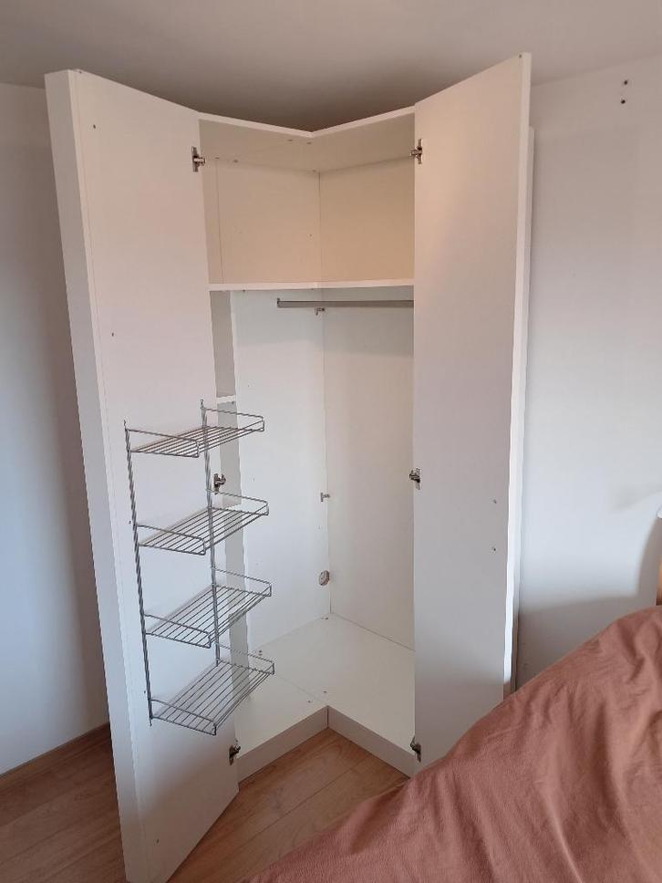 Armoire d'angle robuste, Maison & Meubles, Chambre à coucher | Chambres à coucher complètes, Utilisé, Enlèvement