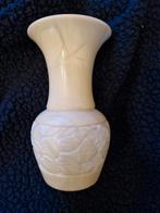 Vintage Albast siervaas ivoorkleurig, Antiek en Kunst, Ophalen