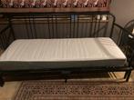 Metalen slaapbank, Huis en Inrichting, Ophalen, Zwart, Tweepersoons, Zo goed als nieuw