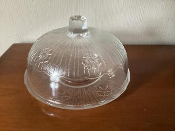 Stolp voor kaas of gebakjes beschikbaar voor biedingen