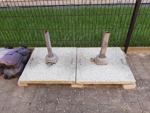 Zware parasolvoet in graniet (+-50kg), Tuin en Terras, Parasols, Gebruikt, Parasolvoet, Verstelbaar, Ophalen