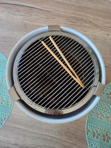 Tafel bbq beschikbaar voor biedingen