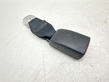 Veiligheidsgordel Insteek midden-achter van een Peugeot 107 beschikbaar voor biedingen