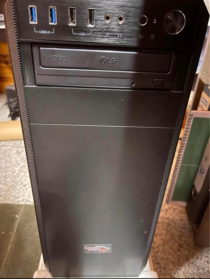 Tour gamer, Computers en Software, Computerbehuizingen, Zo goed als nieuw, Ophalen