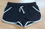 Sportief shortje maat 134, Kinderen en Baby's, Kinderkleding | Maat 134, Gebruikt, Meisje, Sport- of Zwemkleding, Ophalen of Verzenden