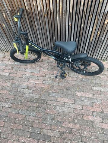 Jongensfiets 5-6 jaar beschikbaar voor biedingen