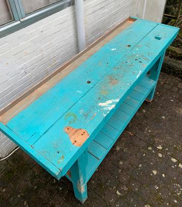 Werkbank van massief hout beschikbaar voor biedingen