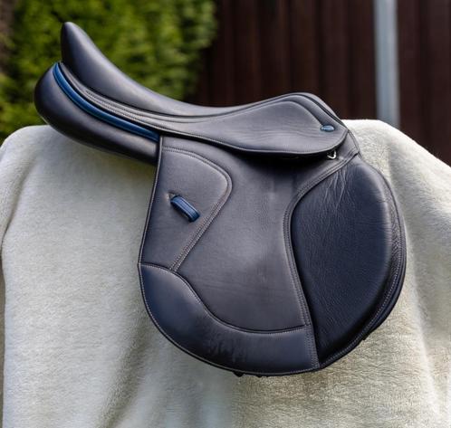 Ikonic LIGHT 17,5'' jump, Dieren en Toebehoren, Paarden en Pony's | Zadels, Zo goed als nieuw, Springen, Ophalen